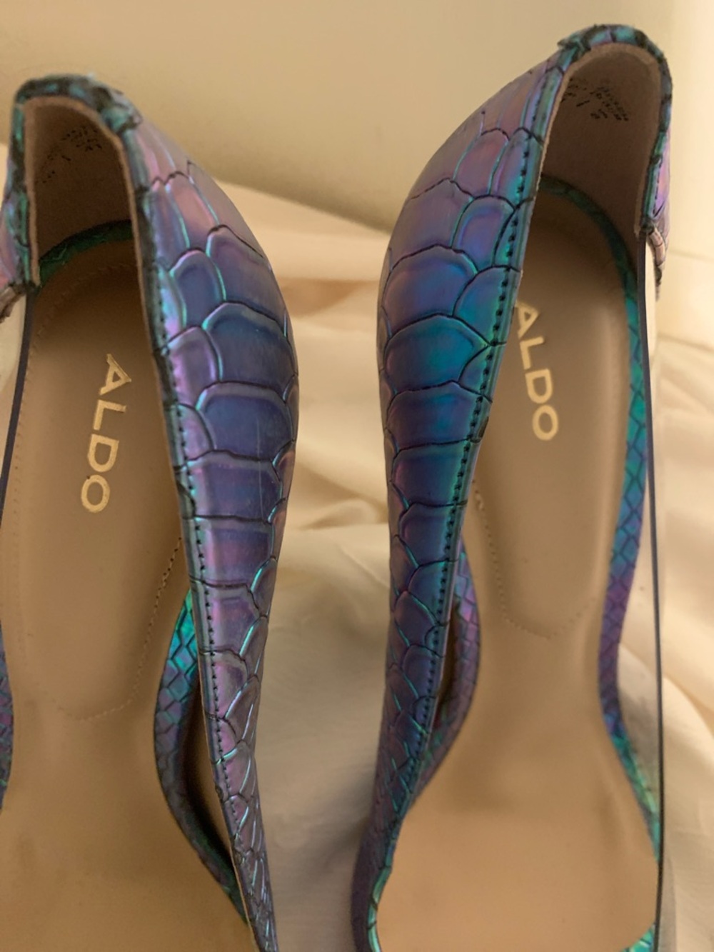 Aldo Iridescent Teal Purple Pointed Toe Pumps - Picture 2 of 10